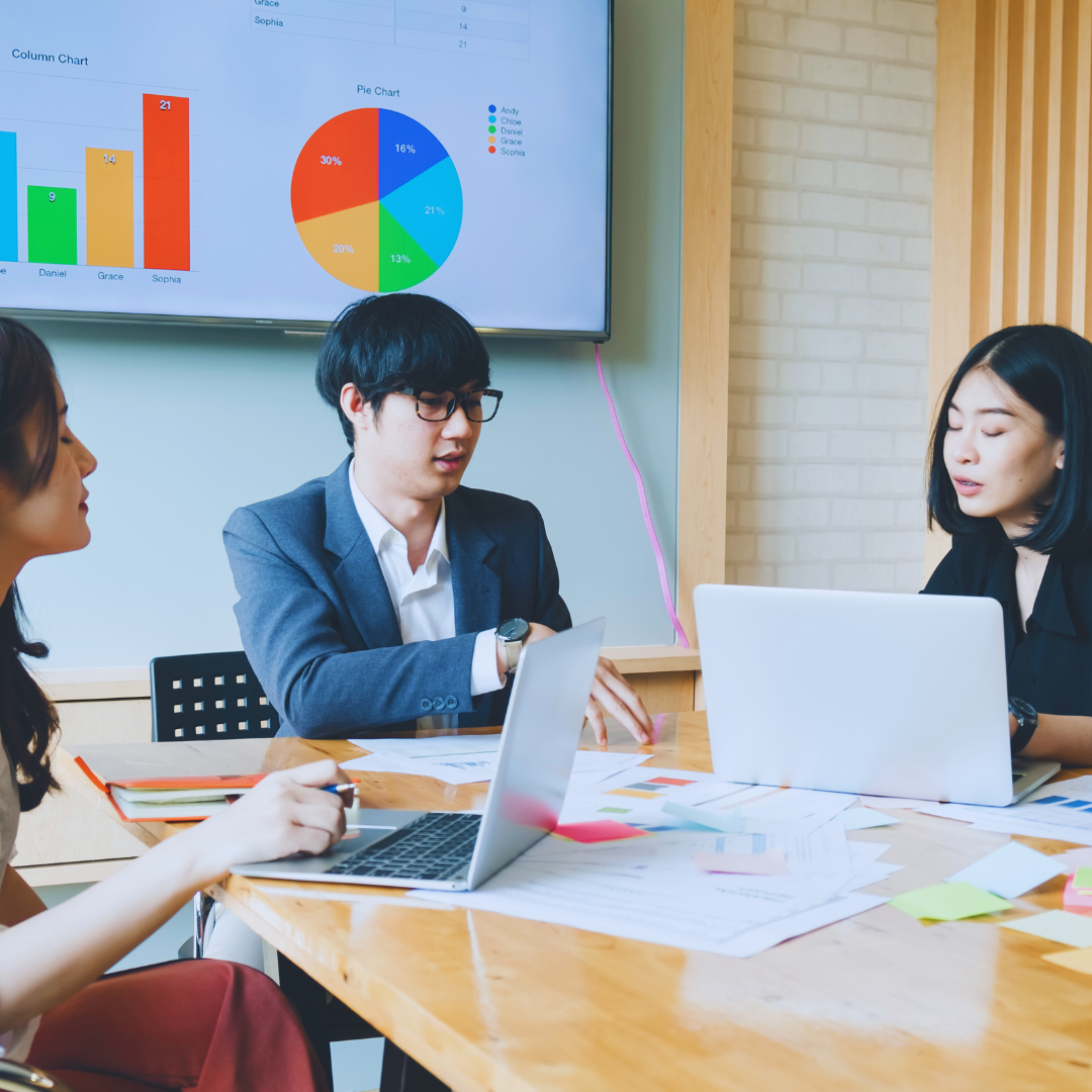 Data-Driven HR: Leveraging HRIS for Advanced Analytics and Insights